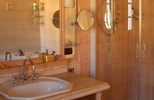 Monteprandone House | Country house with pool in a secluded location with panoramic sea 7 km, pets allowed