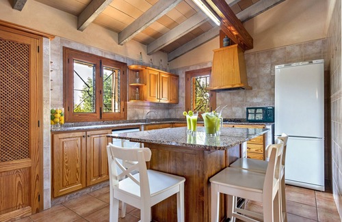 Ullaro Cottage | Country house with amazing pool and garden in a beautiful rural setting