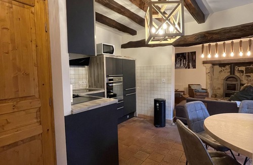 Continvoir Cottage | Country house with fenced private garden - La Saulaie