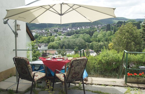 Hallenberg House | Country house with garden - cozy, detached, directly on the hiking trail
