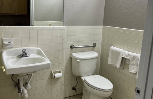 Lackland Terrace Hotel | Country Inn Motel