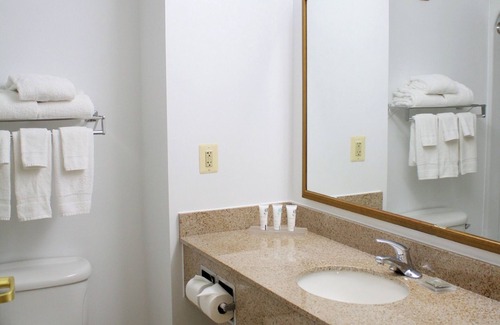 Linthicum Heights Hotel | Country Inn & Suites by Radisson, BWI Airport (Baltimore), MD