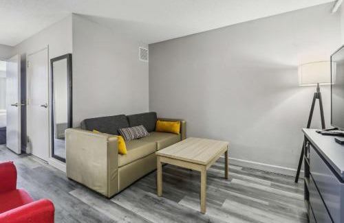 Bensenville Hotel | Country Inn & Suites by Radisson, Chicago O'Hare South, IL