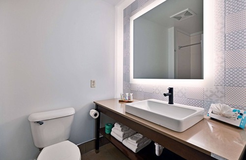 Bloomington Hotel | Country Inn & Suites by Radisson, Bloomington-Normal Airport, IL