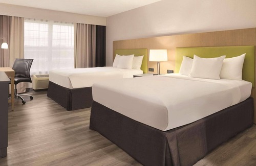 Cedar Falls Hotel | Country Inn & Suites by Radisson, Cedar Falls, IA