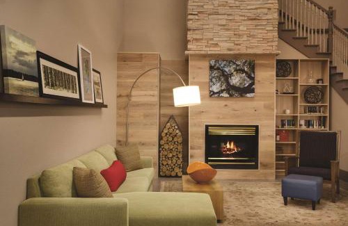 Lookout Valley Neighborhood Association Hotel | Country Inn & Suites by Radisson, Chattanooga-Lookout Mountain
