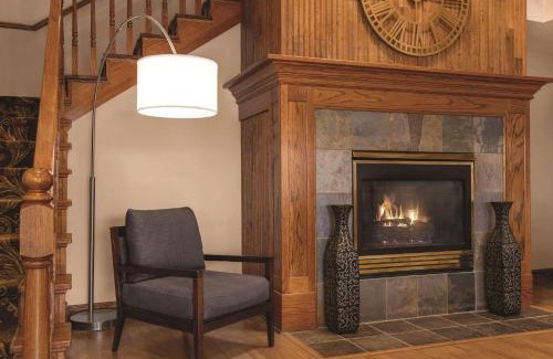 Forest Lake Hotel | Country Inn & Suites by Radisson, Forest Lake, MN
