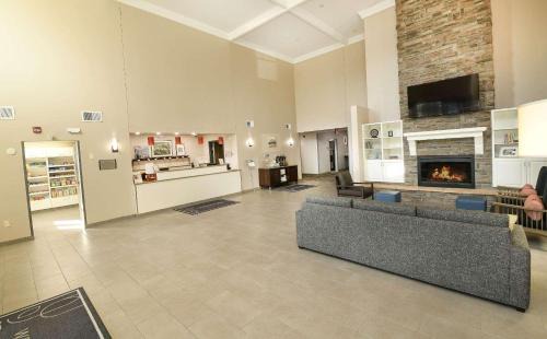Grand Forks Hotel | Country Inn & Suites by Radisson, Grand Forks, ND
