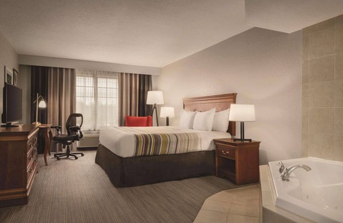 Valparaiso Hotel | Country Inn & Suites by Radisson, Valparaiso, IN