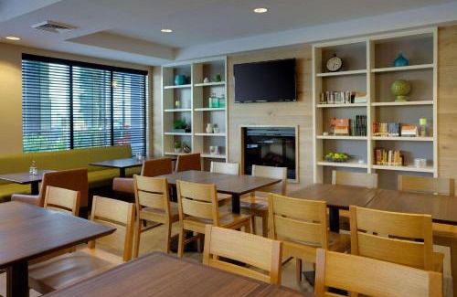 Frederick Hotel | Country Inn & Suites by Radisson, Frederick, MD