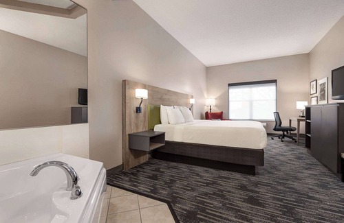 St. Cloud Hotel | Country Inn & Suites by Radisson, St. Cloud East, MN