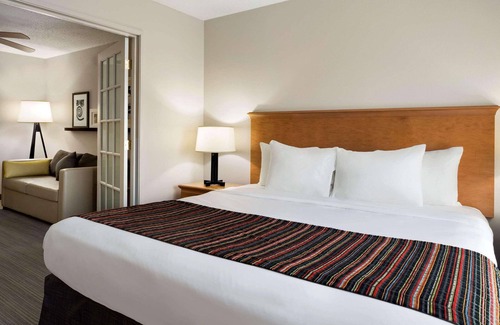 Northeast Columbus Hotel | Country Inn & Suites by Radisson, Columbus Airport, OH