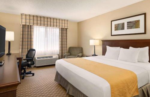 Owatonna Hotel | Country Inn & Suites by Radisson, Owatonna, MN