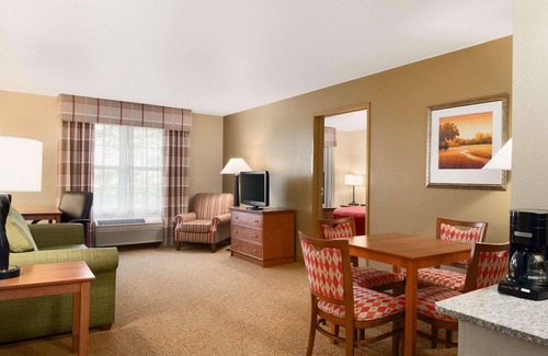 Sycamore Hotel | Country Inn & Suites by Radisson, Sycamore, IL