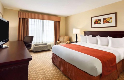 Clinton Hotel | Country Inn & Suites by Radisson, Clinton, IA