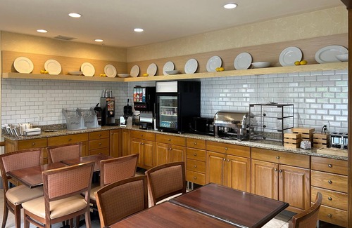 Owatonna Hotel | Country Inn & Suites by Radisson, Owatonna, MN