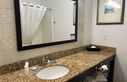 Owatonna Hotel | Country Inn & Suites by Radisson, Owatonna, MN