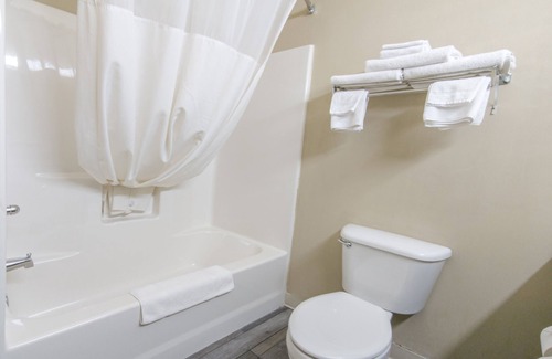 Marion Hotel | Country Inn & Suites by Radisson, Marion, OH