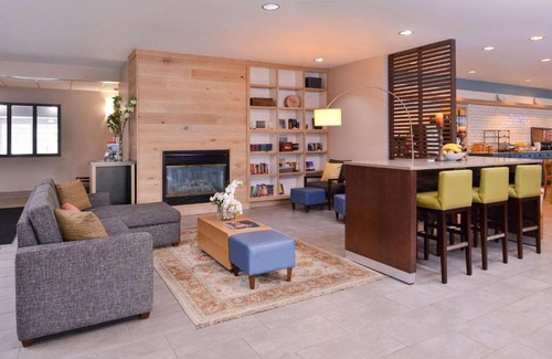 Carter Lake Hotel | Country Inn & Suites by Radisson, Omaha Airport, IA