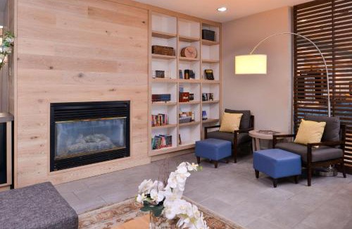 Carter Lake Hotel | Country Inn & Suites by Radisson, Omaha Airport, IA