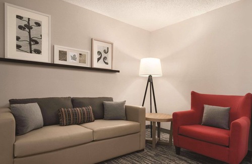 Detroit Lakes Hotel | Country Inn & Suites by Radisson, Detroit Lakes, MN