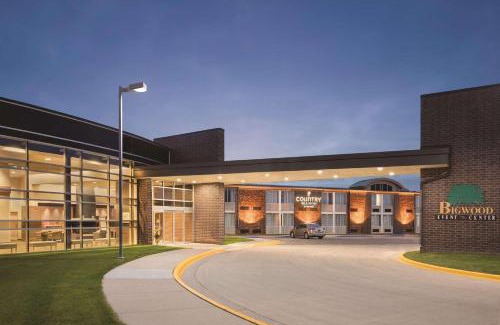 Fergus Falls Hotel | Country Inn & Suites by Radisson, Fergus Falls, MN
