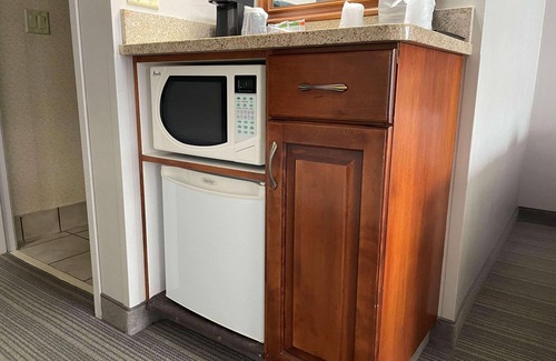 Little Chute Hotel | Country Inn & Suites by Radisson, Appleton North, WI