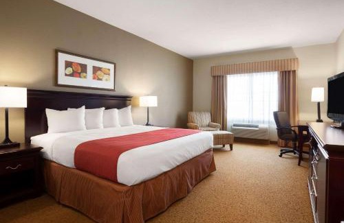 Quail Creek Hotel | Country Inn & Suites by Radisson, Oklahoma City - Quail Springs, OK