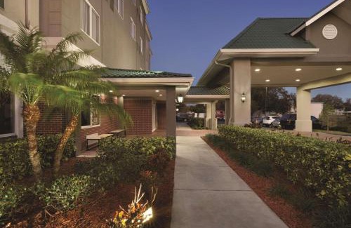 Pinellas Park Hotel | Country Inn & Suites by Radisson, St Petersburg - Clearwater, FL