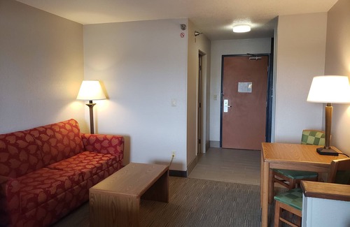 Fairview Heights Hotel | Country Inn & Suites by Radisson, Fairview Heights, IL