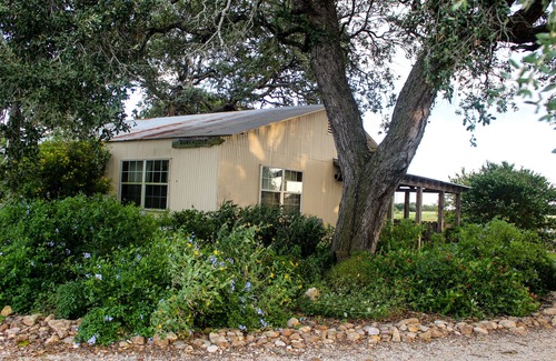 Seguin House | Country life just minutes from New Braunfels, San Marcos or Seguin.