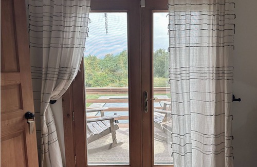 Staatsburg Apartment | Country Modern Bungalow on 16 acres in the Hudson Valley