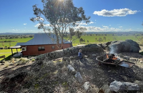 Brucedale Cottage | Country nights & city lights