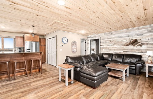 Duluth House | Country Oasis- 10 miles from downtown Duluth