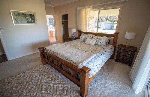 Applethorpe Other | Country Retreat, private, pet friendly only 5 minutes from Stanthorpe.