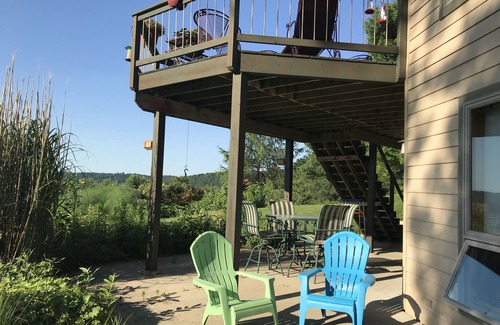 Decorah Condo | Country setting 2-3 miles from the River, Luther College and downtown Decorah