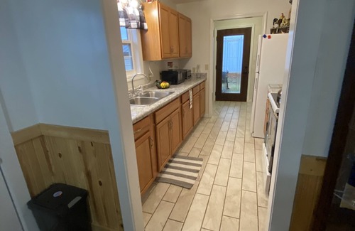Se Ree House | Country Setting in Kentucky. Near lakes for fishing and relaxing.