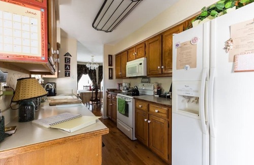 Ovilla House | Country Setting just close enough to the city! Large groups welcome!