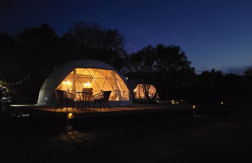 Jourdanton House | 🏕Country Side Stay In a Geodome 40 min. to San Antonio🔥