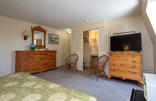 Coshocton Hotel | Country Squire Inn & Suites