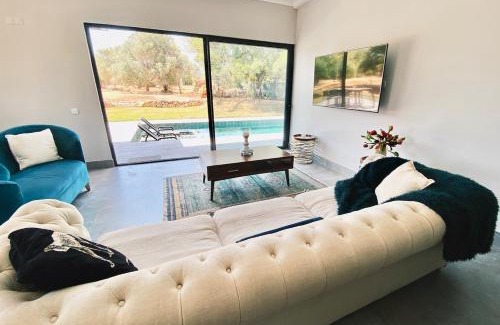 Mem Moniz Villa | Country villa in Algarve, 15 min from beach