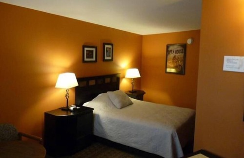 Tilden Hotel | Country Villa Motel and Country Camping