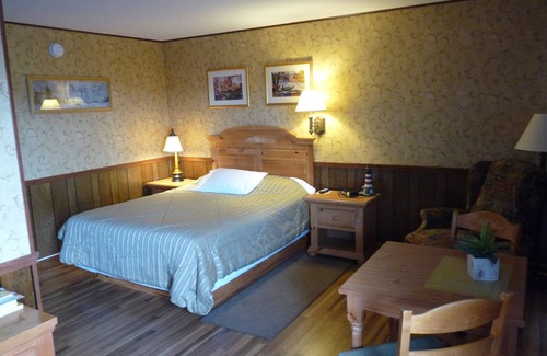 Tilden Hotel | Country Villa Motel and Country Camping