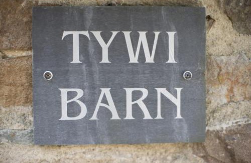 Pentrefelin House | Countryside Escape Tywi Barn in Brecon Beacons