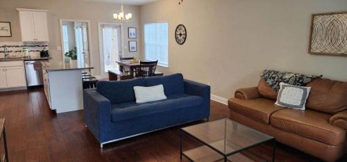 Trenton House | Countryside Escape with free wifi in house laundr