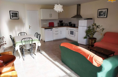 Lasalle Apartment | Countryside, garden on large plot, with dominant terrace and views