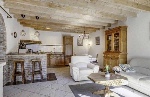 Mechelen House | Countryside Holiday Home in Mechelen with Terrace