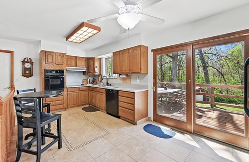 Lake St Louis House | Countryside Lakefront Chalet