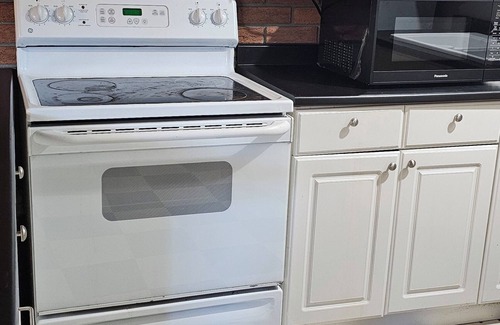 Elizabethtown-Kitley House | Countryside studio daylight basement apartment. 10 minutes to Brockville town