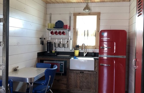 Honey Grove Cabin | Countryside Tiny Cabin 5